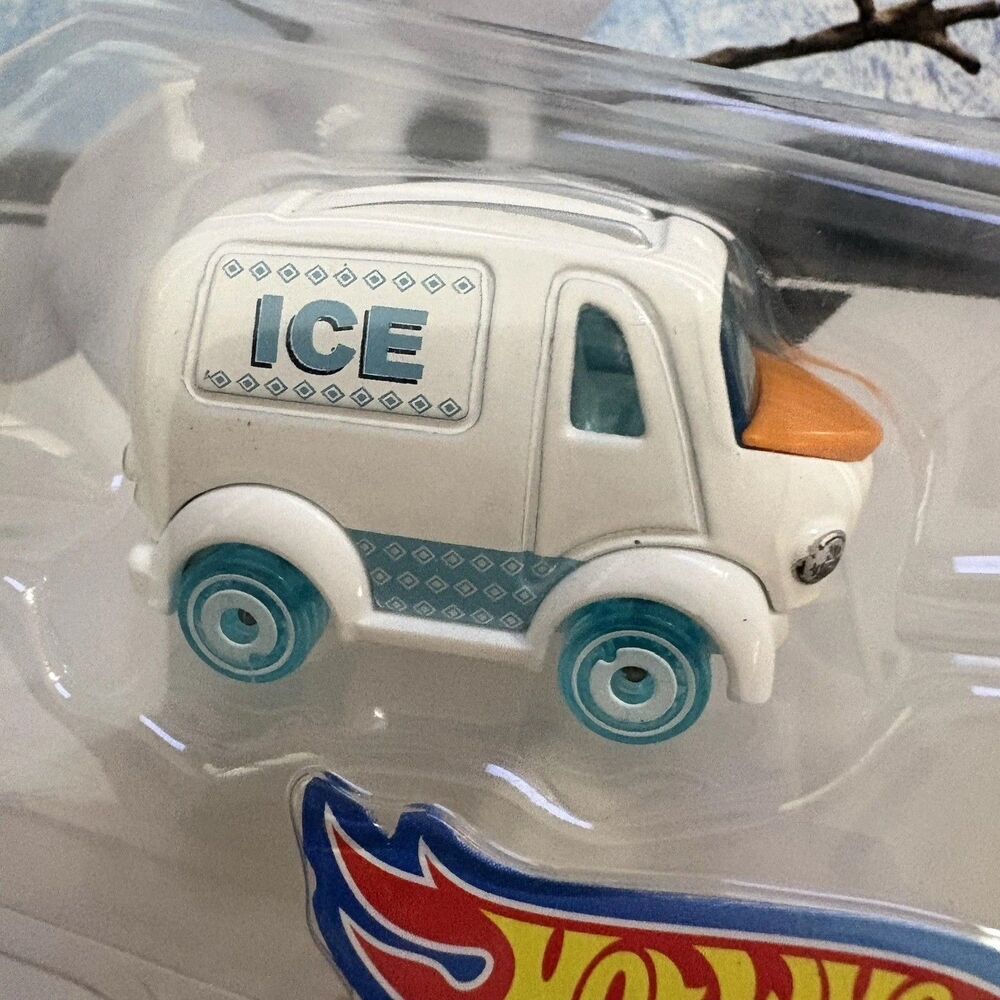 Disney OLAF  Hot Wheels Character Cars 2018 NEW in Pack! Frozen Toy Car diecast